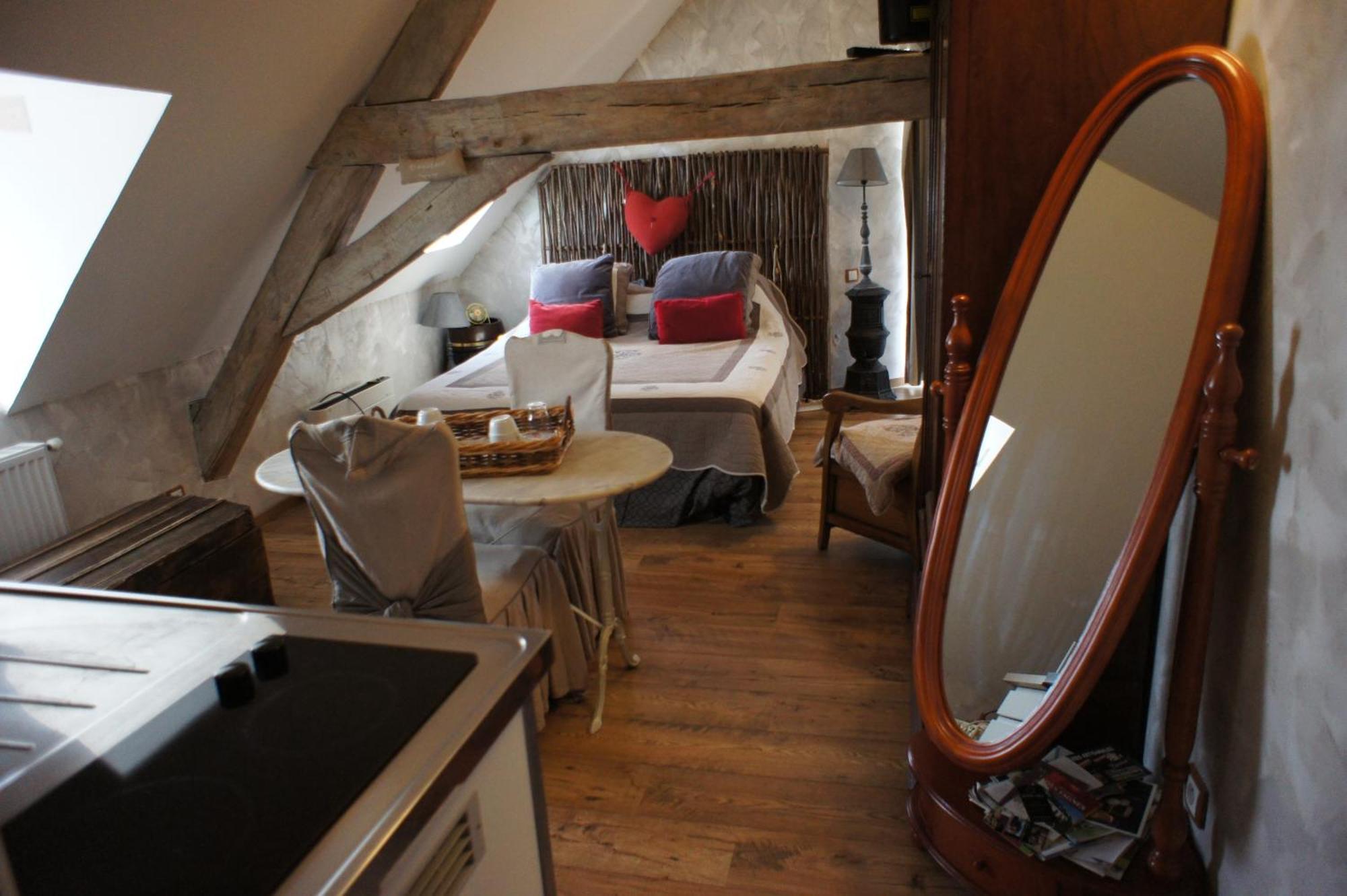 Aux Logis De La Solre Bed & Breakfast Ferriere-la-Petite Bagian luar foto