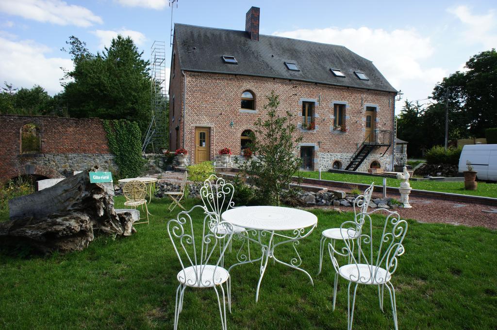 Aux Logis De La Solre Bed & Breakfast Ferriere-la-Petite Bagian luar foto