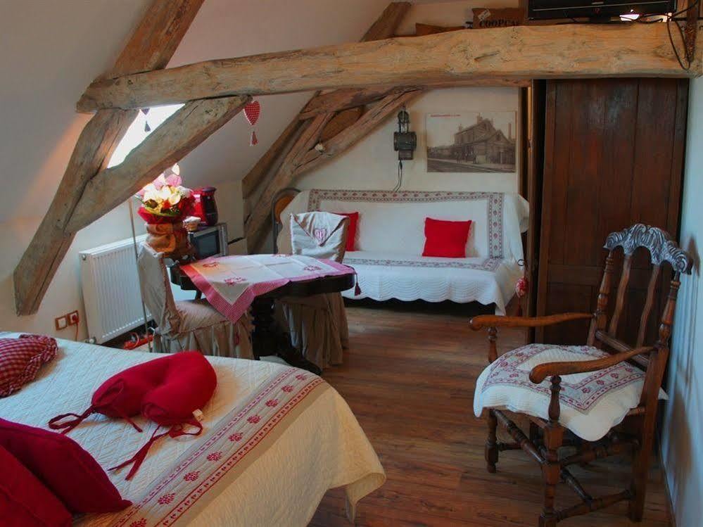 Aux Logis De La Solre Bed & Breakfast Ferriere-la-Petite Bagian luar foto